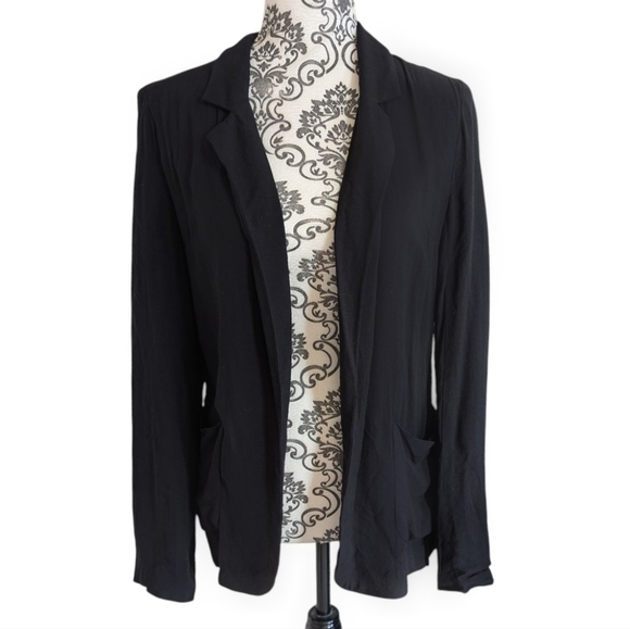 Aritzia Talula Kent Blazer Open Front Rayon Black Lined Pockets Women's size 6 - Picture 4 of 12